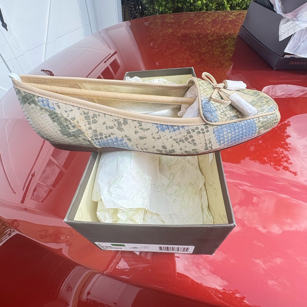 Chic Cream and Blue Crochet Loafers with Bow NEW w box